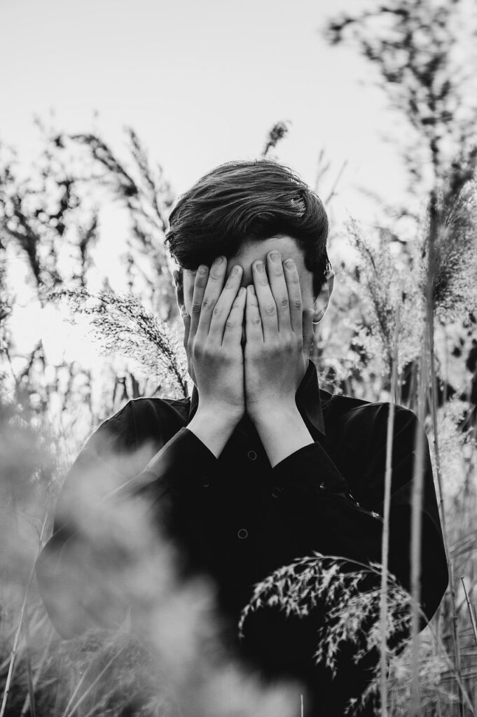 復縁を望むあなたが泣いてしまう理由とは？占い師が教える心の整理法は？